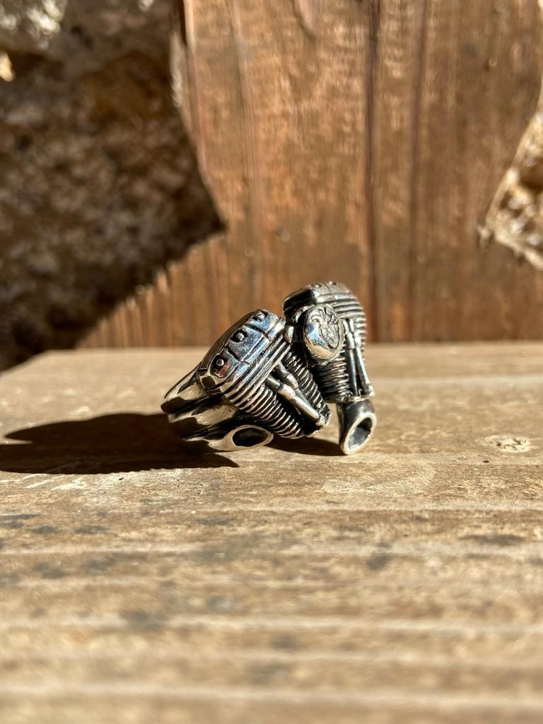 Silver Venom Ring – Bicilindrico